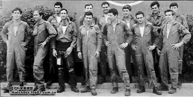 1971年101中队的飞行员们在哈佐尔基地合影