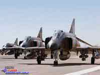 准备出击的F-4E