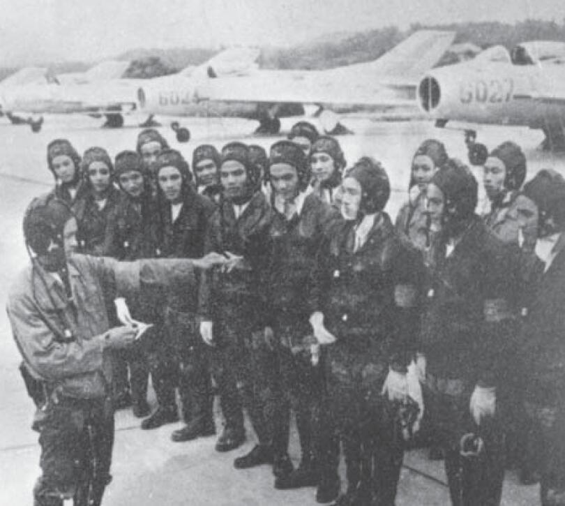 1972年5月初，北越空军的歼-6首次在战斗中遇见美机
