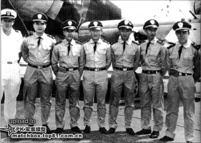 南越空军第一批具备AD-6驾驶资格的飞行员