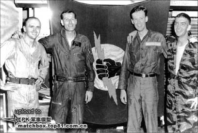 4名VA-25中队的飞行员
