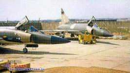 64FIS中队的F-102