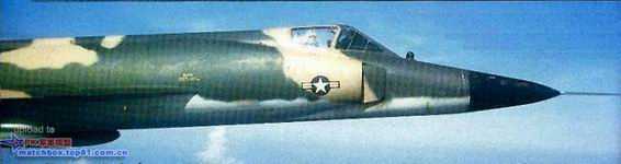 涂有东南亚迷彩的64中队的F-102