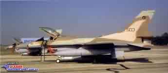 101中队接受首批2架F-16C Blk40
