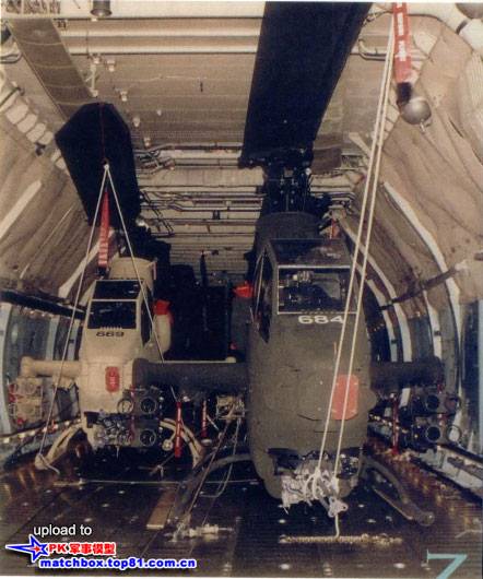 C-5B银河运输机货仓里的毒蛇F