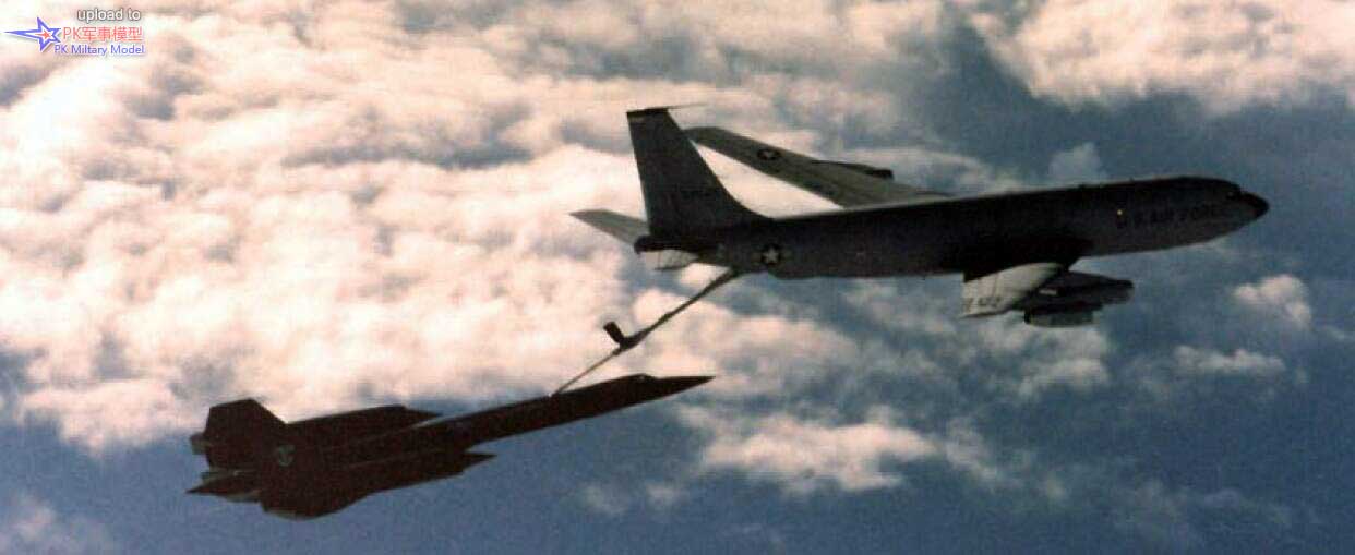 SR-71接受KC-135Q的加油