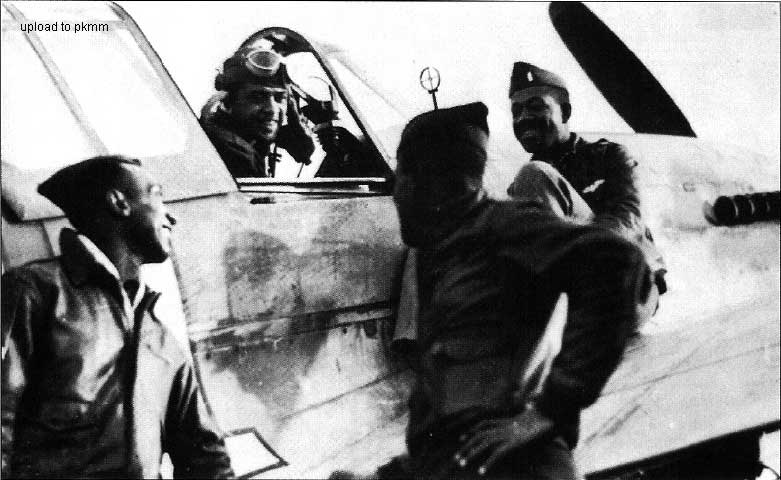 伊格尔森和其他三名飞行员