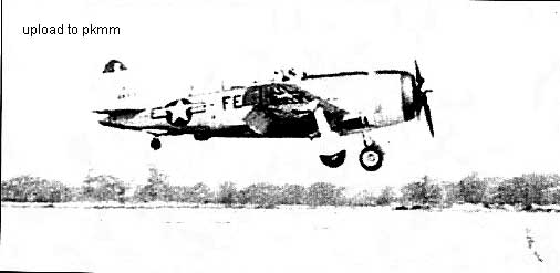 一架着陆中的332FG大队的P-47N