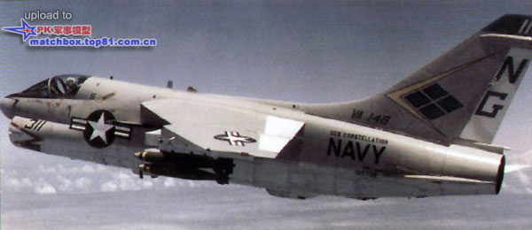 A-7E 160732正满载炸弹飞向战场