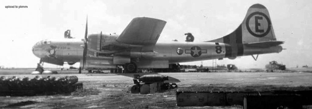B-29-BW 42-24806左侧刷上NOV-SCHMOZ-KAPOP