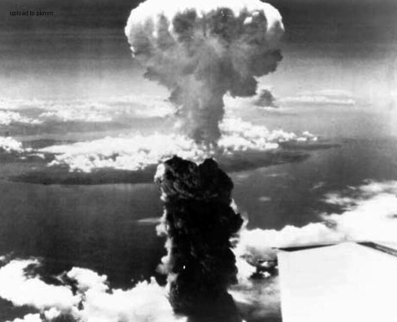 广岛上空的原子弹云