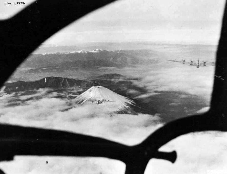 富士山成为了B-29编队前去轰炸东京时最明显的一个自然地标