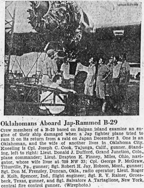 《俄克拉荷马市时报》上的一篇文章展现了被板垣政雄撞坏的B-29 42-24544“LONG DISTANCE”