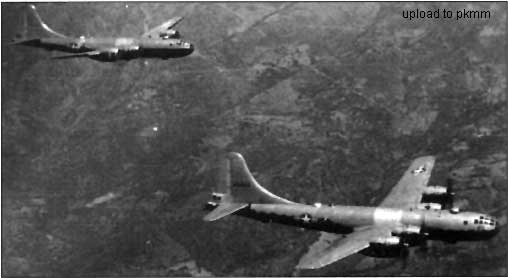 一些B-29就把机腹涂成了黑色