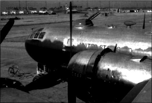 黑色涂装被匆忙涂在在98BG大队的B-29上
