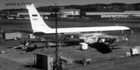 波音707-3J9C 5-242
